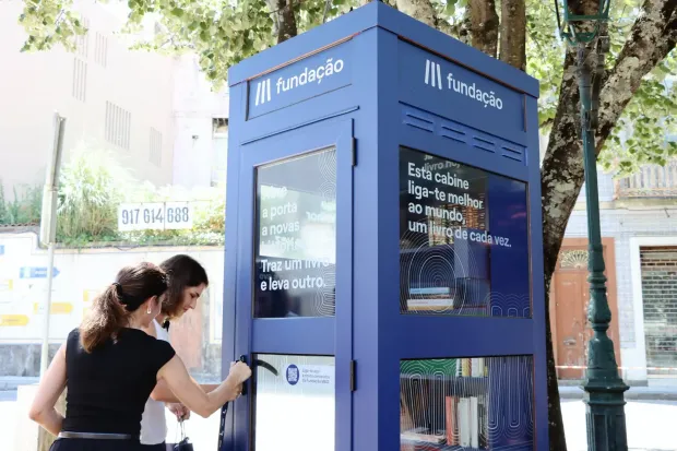 Cabine Oliveira Azemeis abertura porta